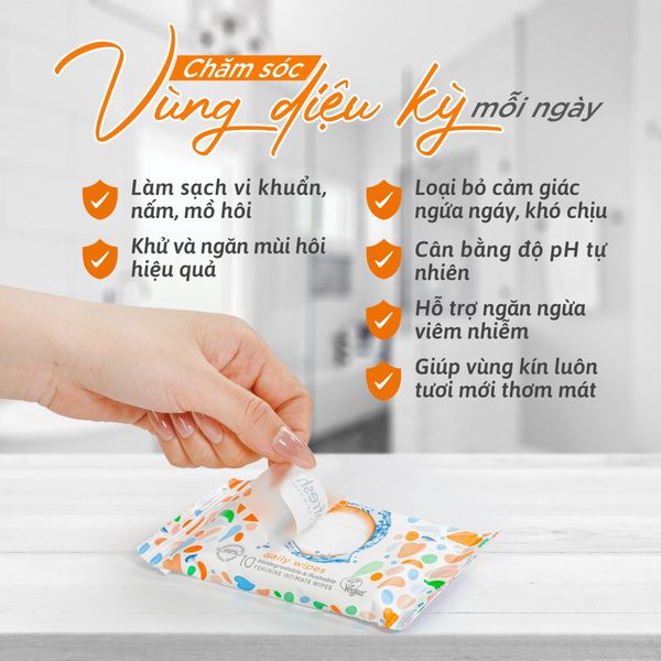 KHĂN ƯỚT VỆ SINH VÙNG KÍN CAO CẤP HÀNG NGÀY FEMFRESH INTIMATE SKINCARE DAILY WIPES 10 TỜ