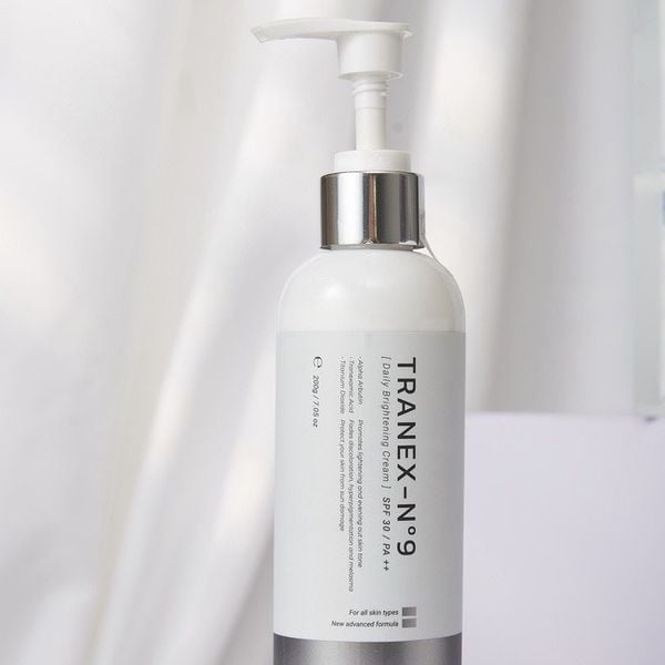 KEM DƯỠNG TRẮNG DA TOÀN THÂN TRANEX - N9 DAILY BRIGHTENING CREAM SPF 30 / PA ++ 200G