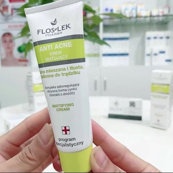 KEM KIỂM SOÁT DẦU VÀ ĐIỀU TIẾT NHỜN FLOSLEK PHARMA MATTIFYING CREAM 50ML