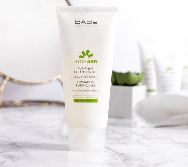 SỬA RỬA MẶT BABE STOP AKN PURIFYING CLEANSING GEL 200ML