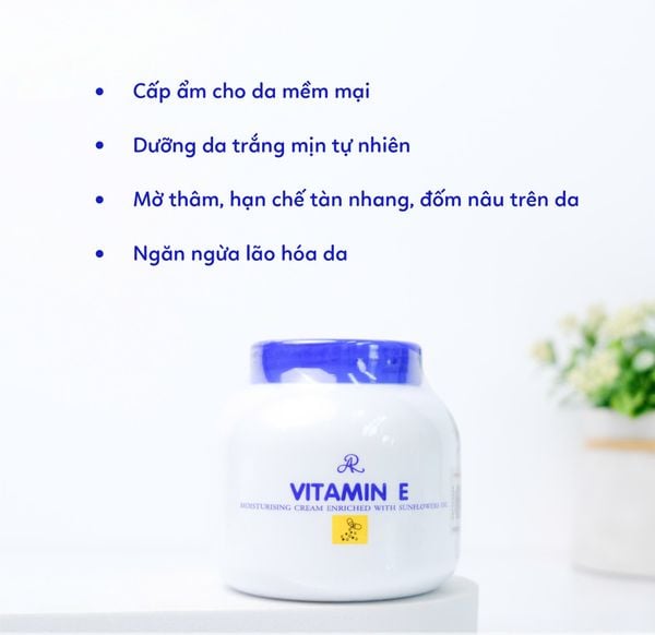 KEM DƯỠNG ẨM VITAMIN E