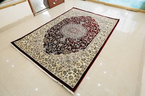 Thảm trải sàn hoa văn