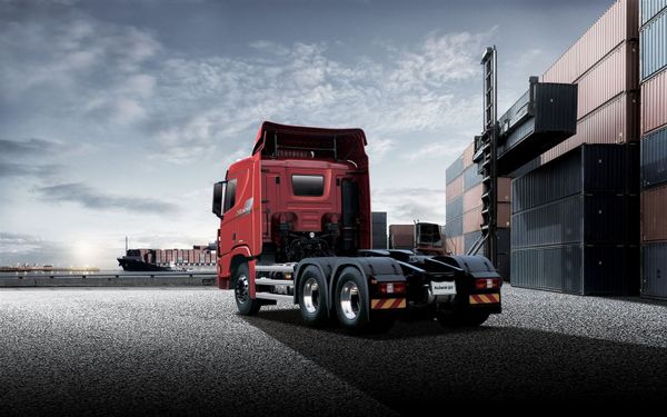  Hyundai ĐẦU KÉO XCIENT GT 