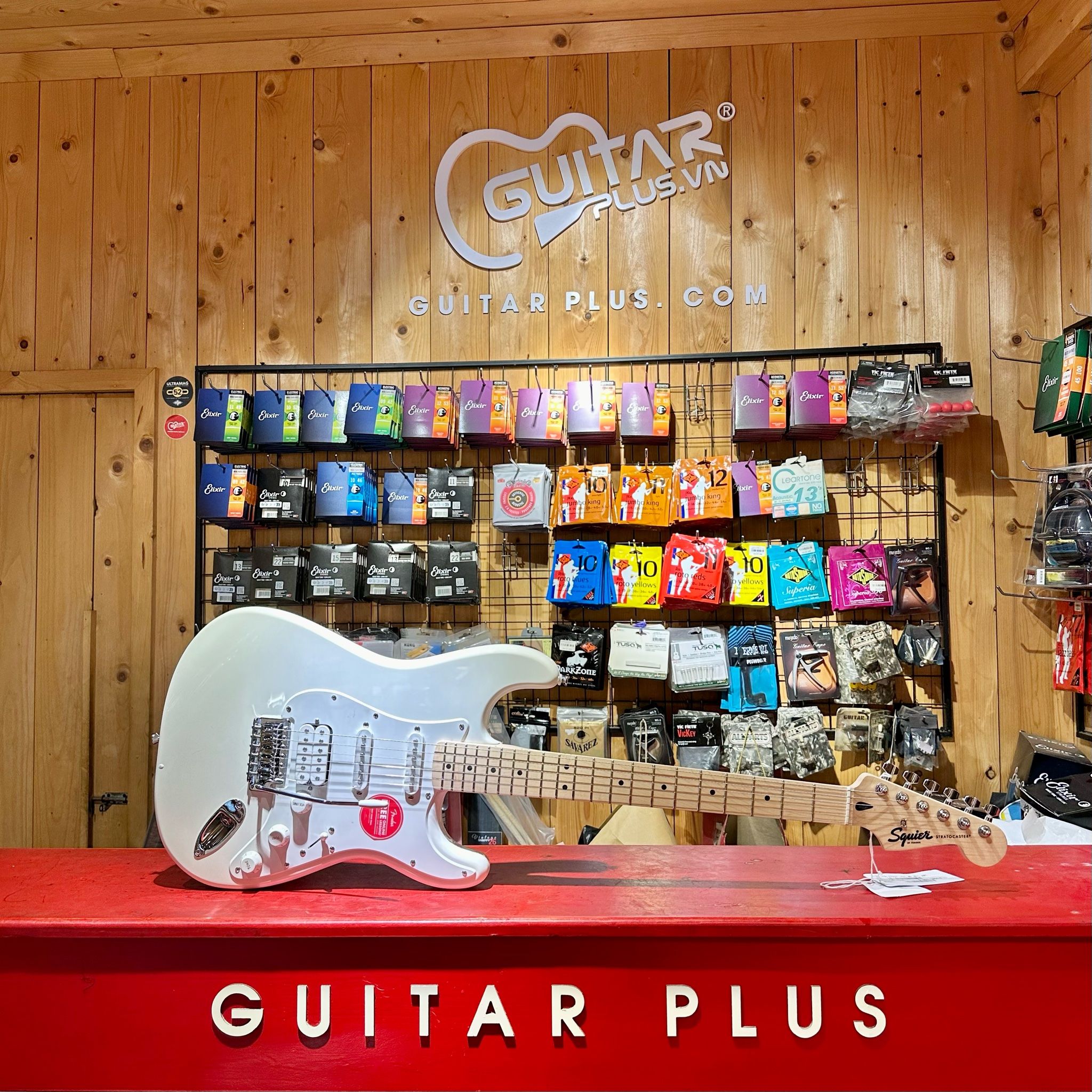  Guitar điện Squier Sonic Strat HSS Maple Arctic White 