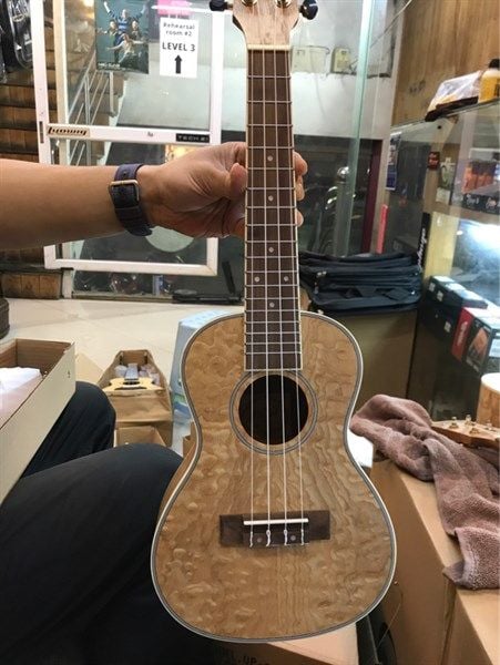  Ukulele Mellow DAO 