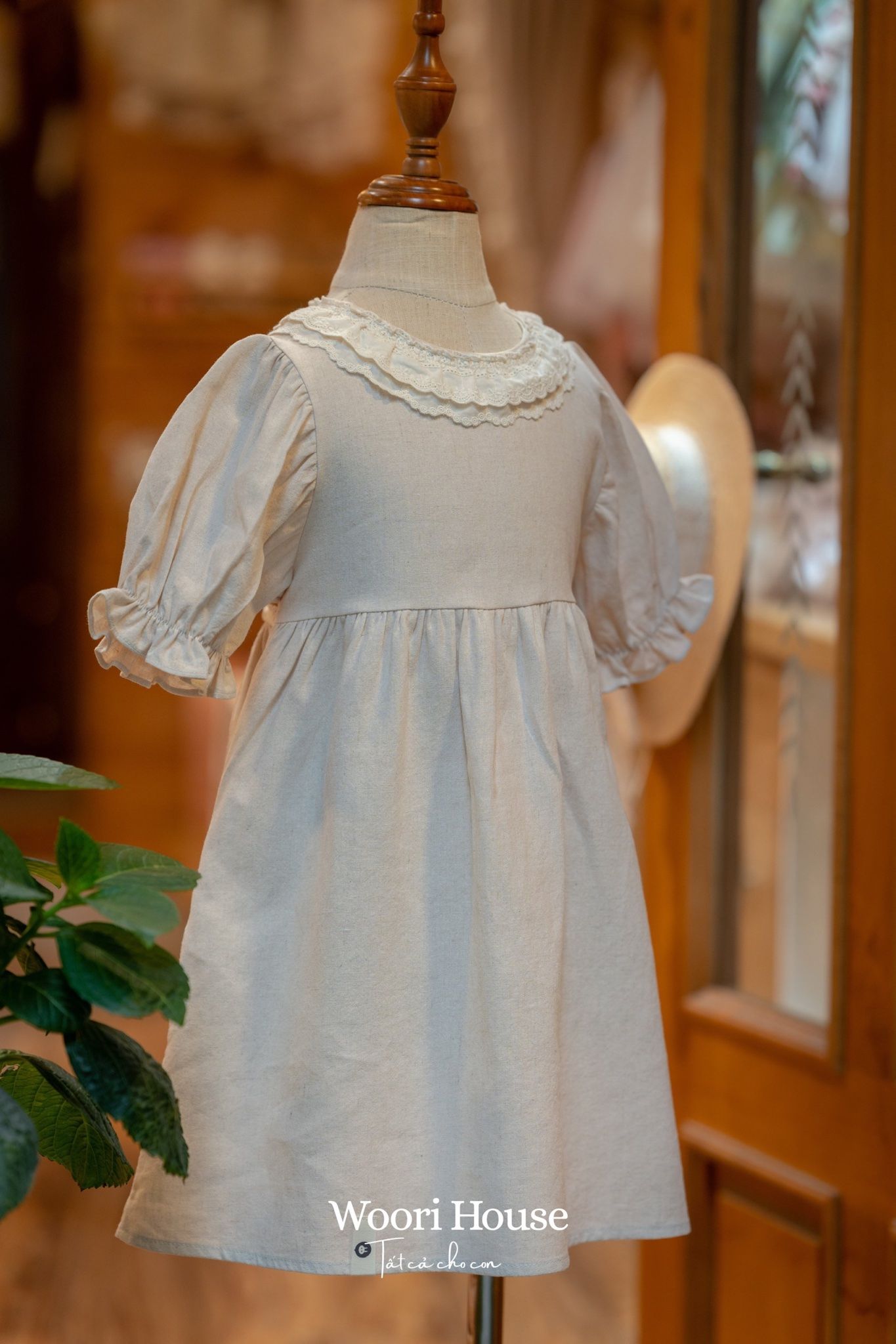 AR Váy Agnes linen cổ viền ren 2 tầng