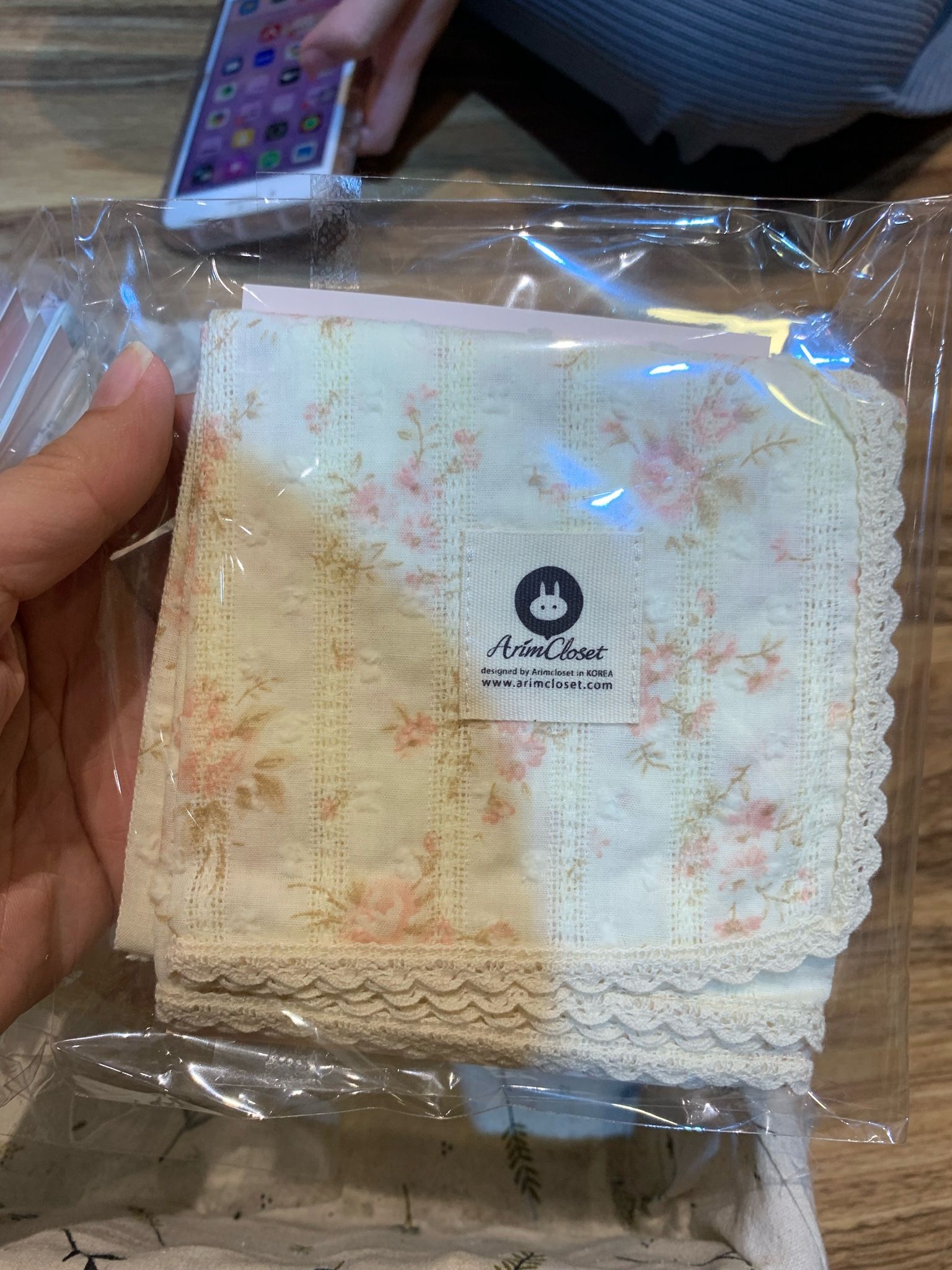 AR Khăn hoa nhí viền ren gân ren