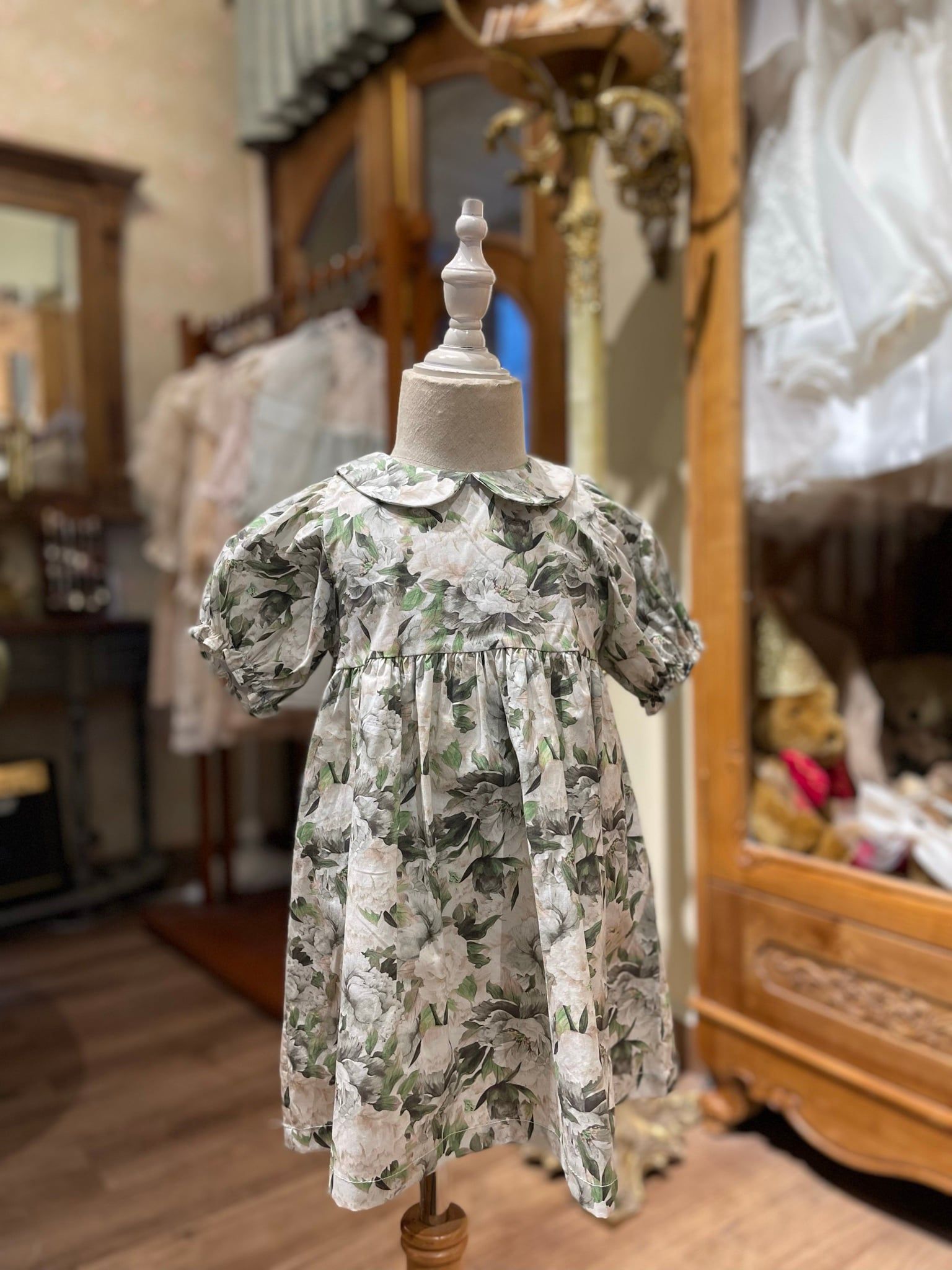 EL - Váy Olivia cổ sen hoa xanh đen