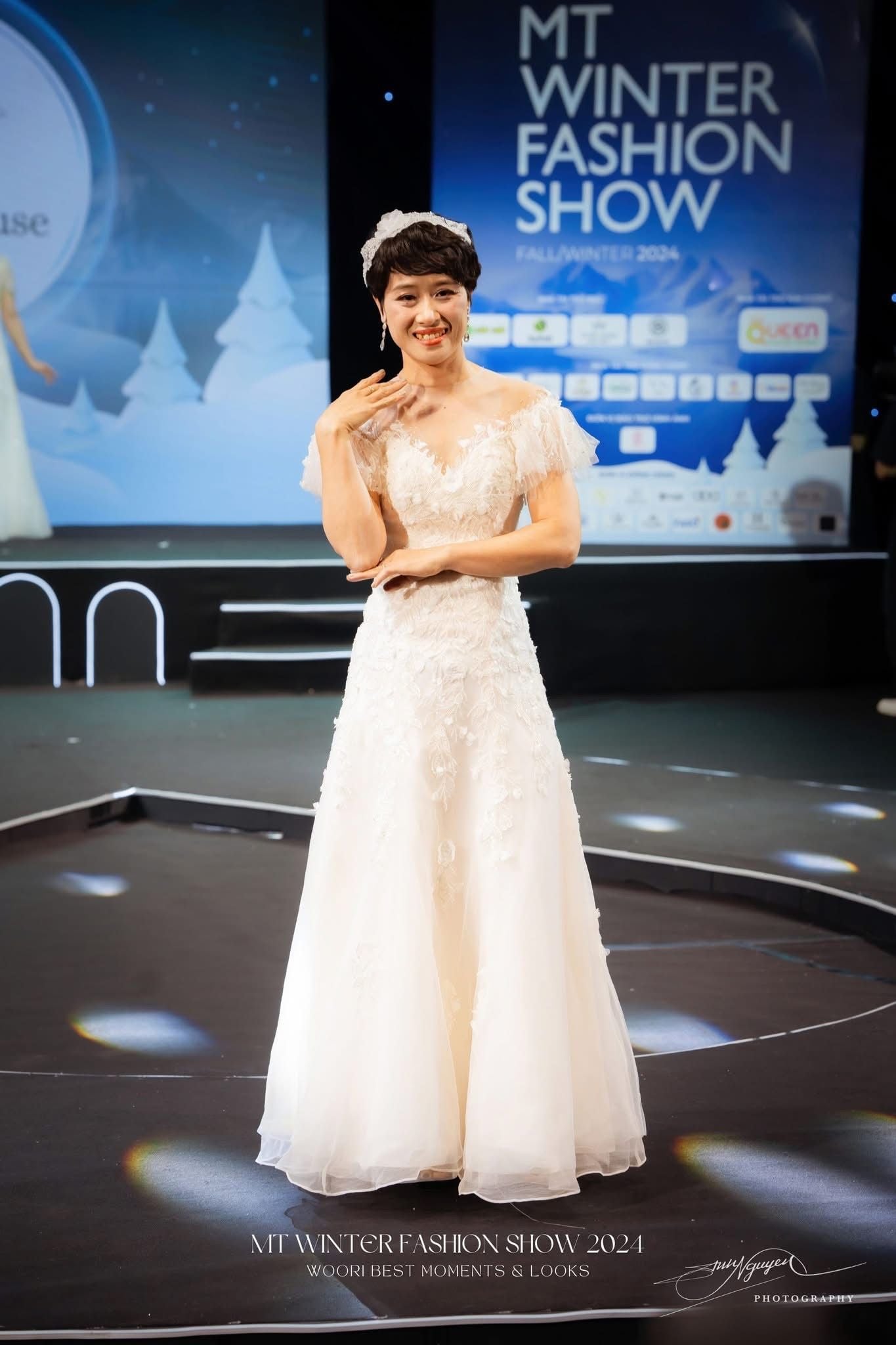 Premium - Váy Premium Nenito Mom vai ruffle đính hoa lụa