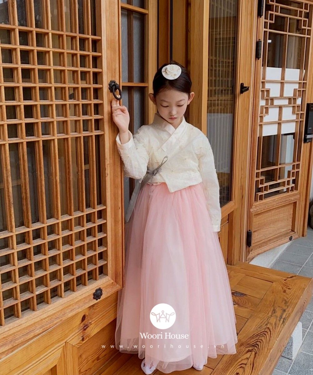 Set Hanbok Daisy thêu lụa đính ngọc