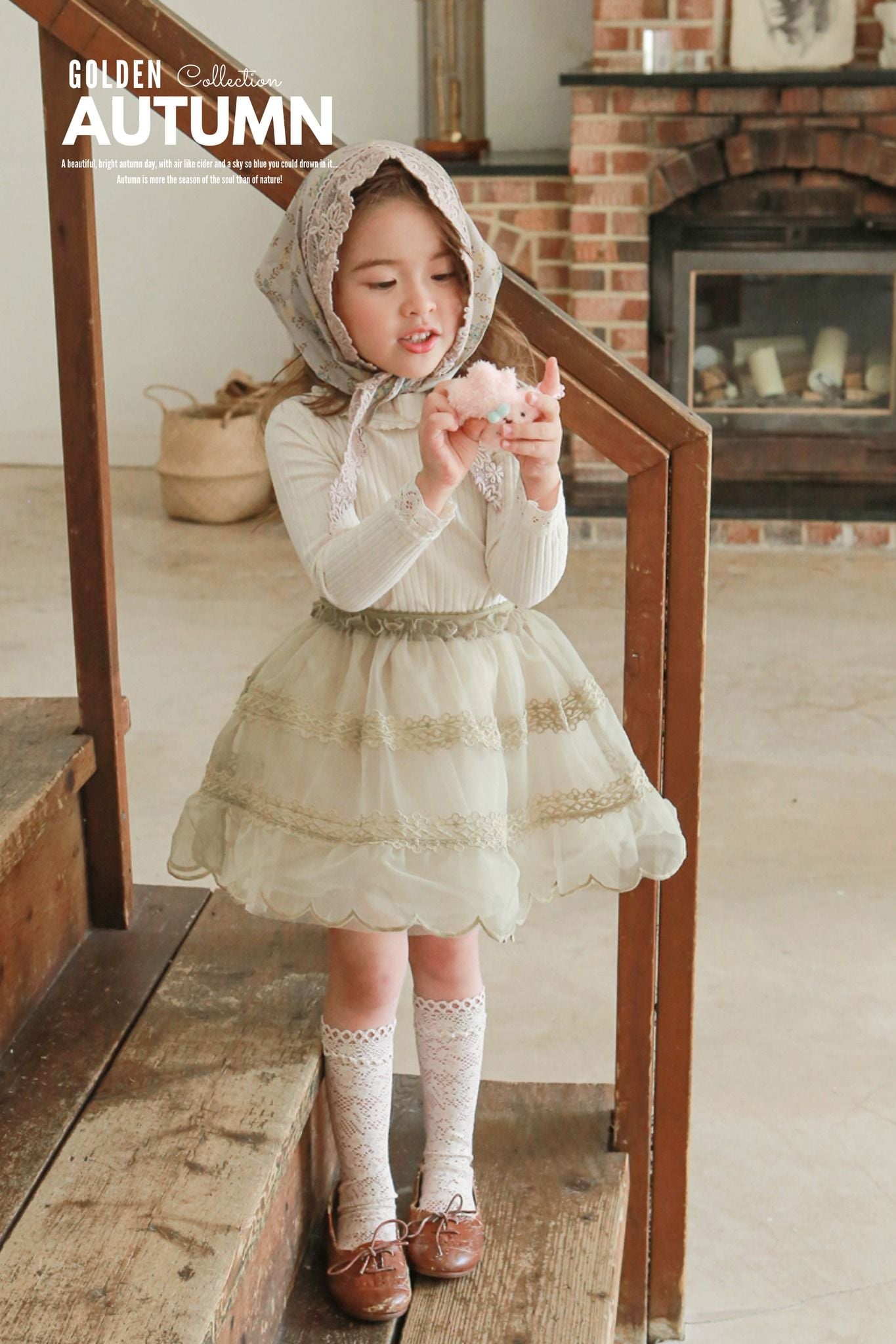 Khăn hoa viền ren Mable