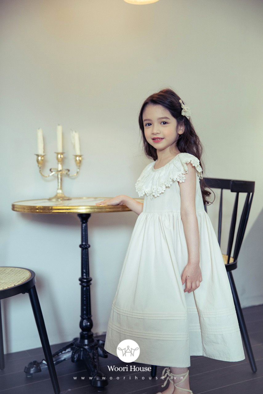 Váy Floriane cổ ren