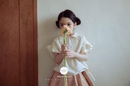 NN Áo Amour thêu ngực