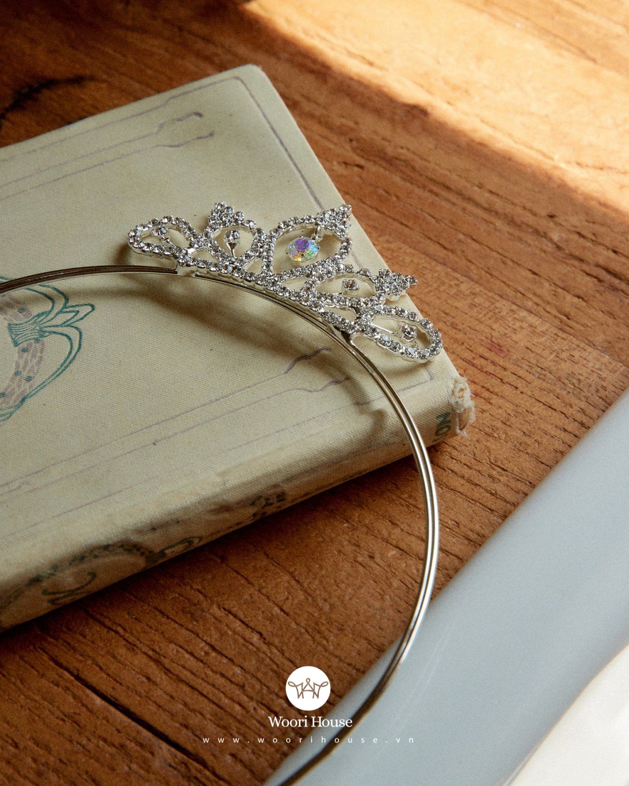 LP Bờm vương miện Crown