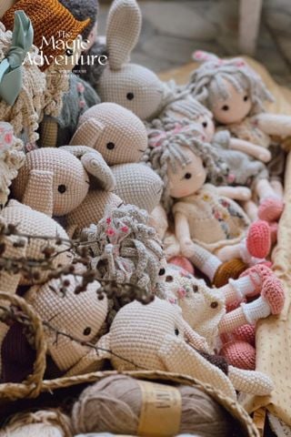Crochet Búp bê tóc xù Anna Doll