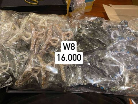 AM - W8 Kẹp càng cua lớn mix phale và trai