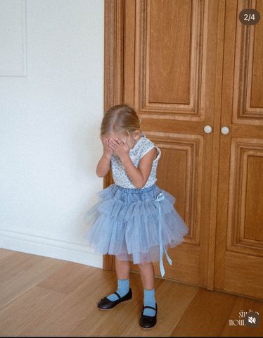 NN - Áo Bluebell sát nách hoa nhí