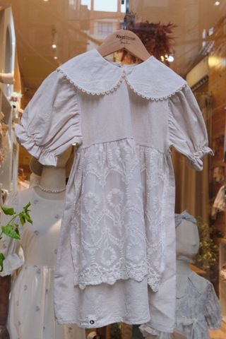 Váy Romantic phối yếm ren hữu cơ