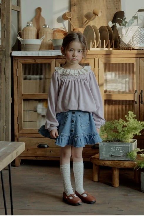 FL Áo nỉ Sia cổ ren