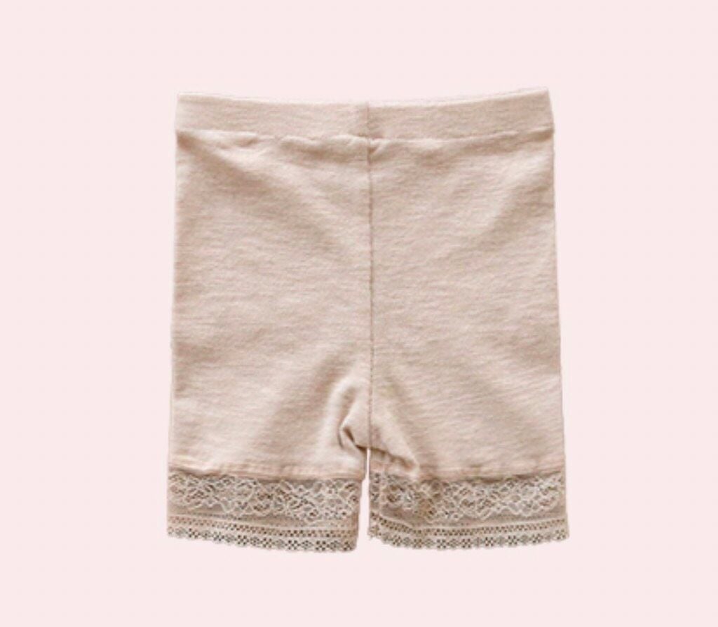 Quần legging đùi Ruby gấu ren Special