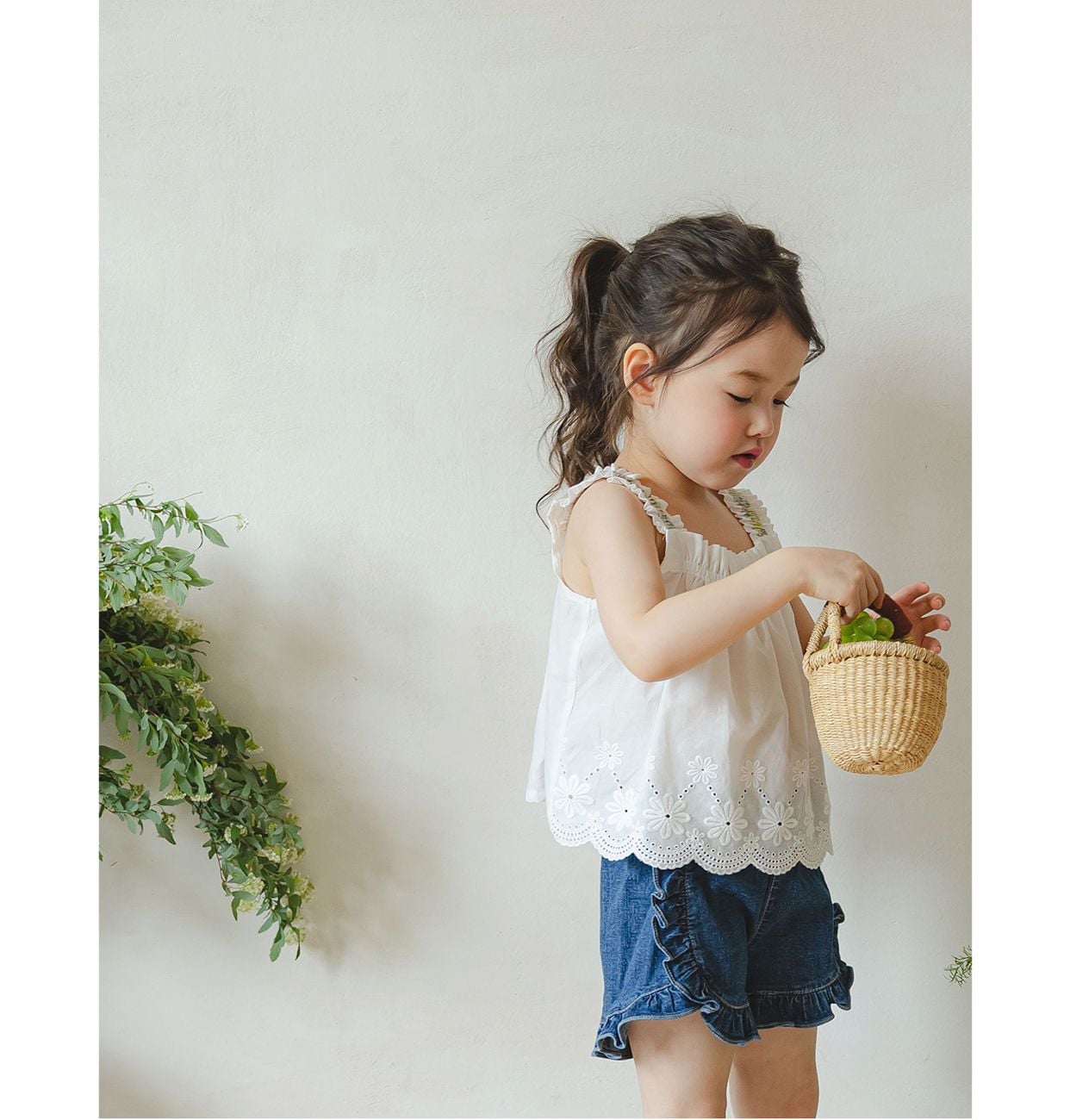 FL - Áo Bellua 2 dây thêu ren