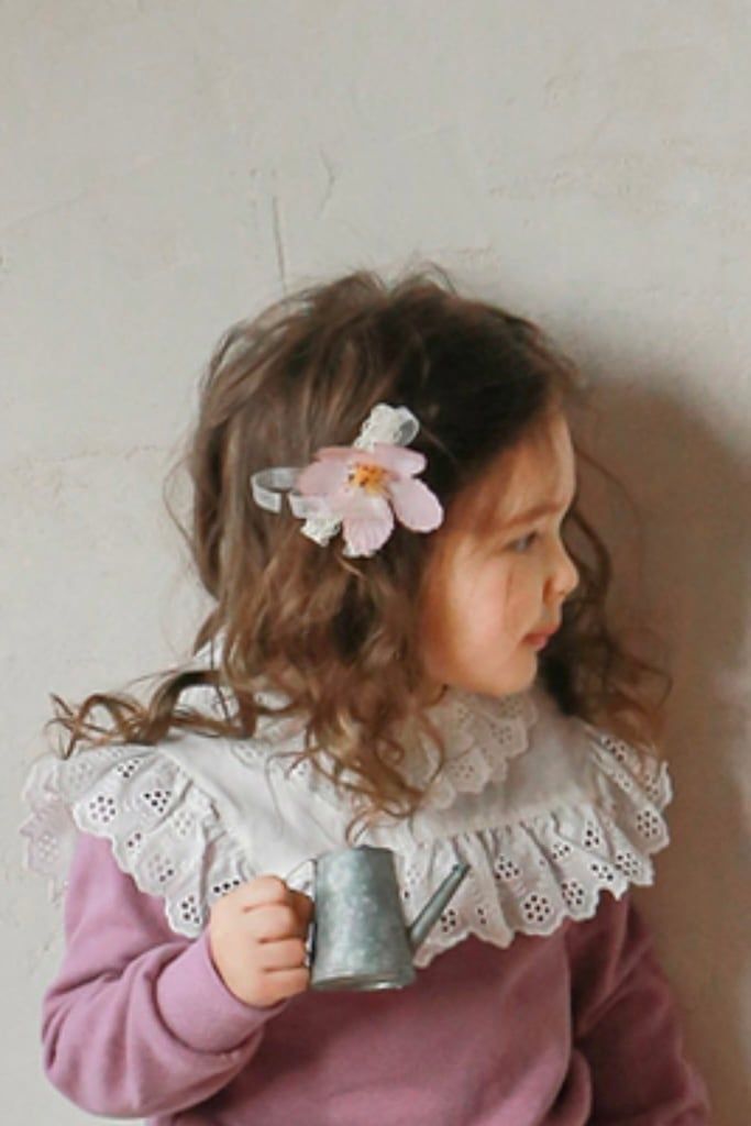 Cặp hoa lụa phối ren Violet