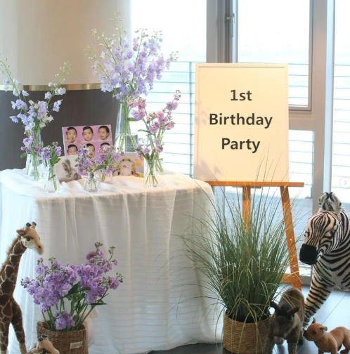  Gói Trang Trí Hoa Mừng Sinh Nhật Đầu Đời 