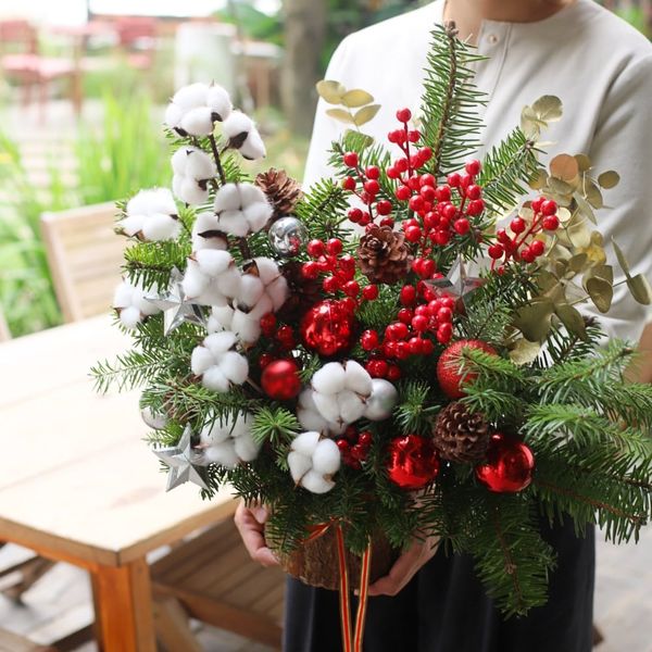  Cotton Christmas Centerpiece 