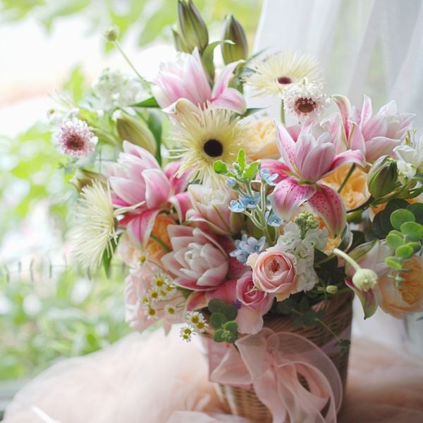  Basket Of Lilies 