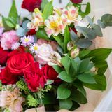 Romantic Flower Bouquet 
