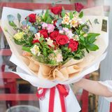  Romantic Flower Bouquet 