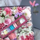  Rainbow Macaroon Flower Box EN 