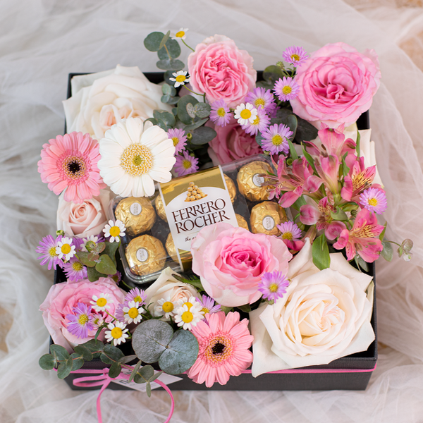  Flower And Chocolate Combo Box 