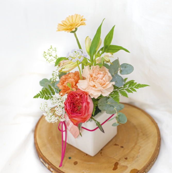  Pastel Flowers In Ceramic Vase - S 