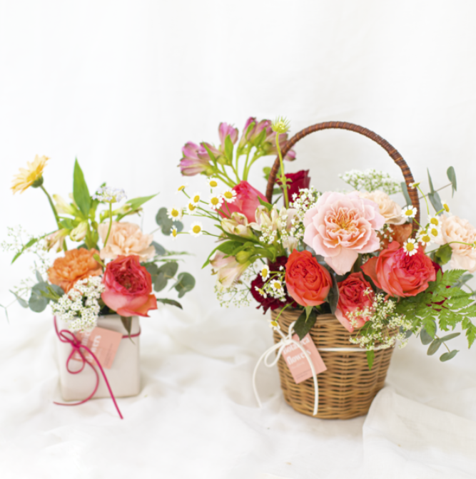  Pastel Flowers In Ceramic Vase - S 