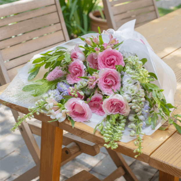  Romantic Garden 