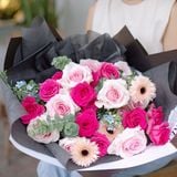  풍성한 에콰도르 장미 꽃다발 