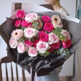  풍성한 에콰도르 장미 꽃다발 