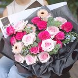  풍성한 에콰도르 장미 꽃다발 