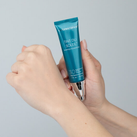 Kem Nền Dưỡng Da Chống Nắng SPF 30 Colorescience Tint Du Soleil - Light