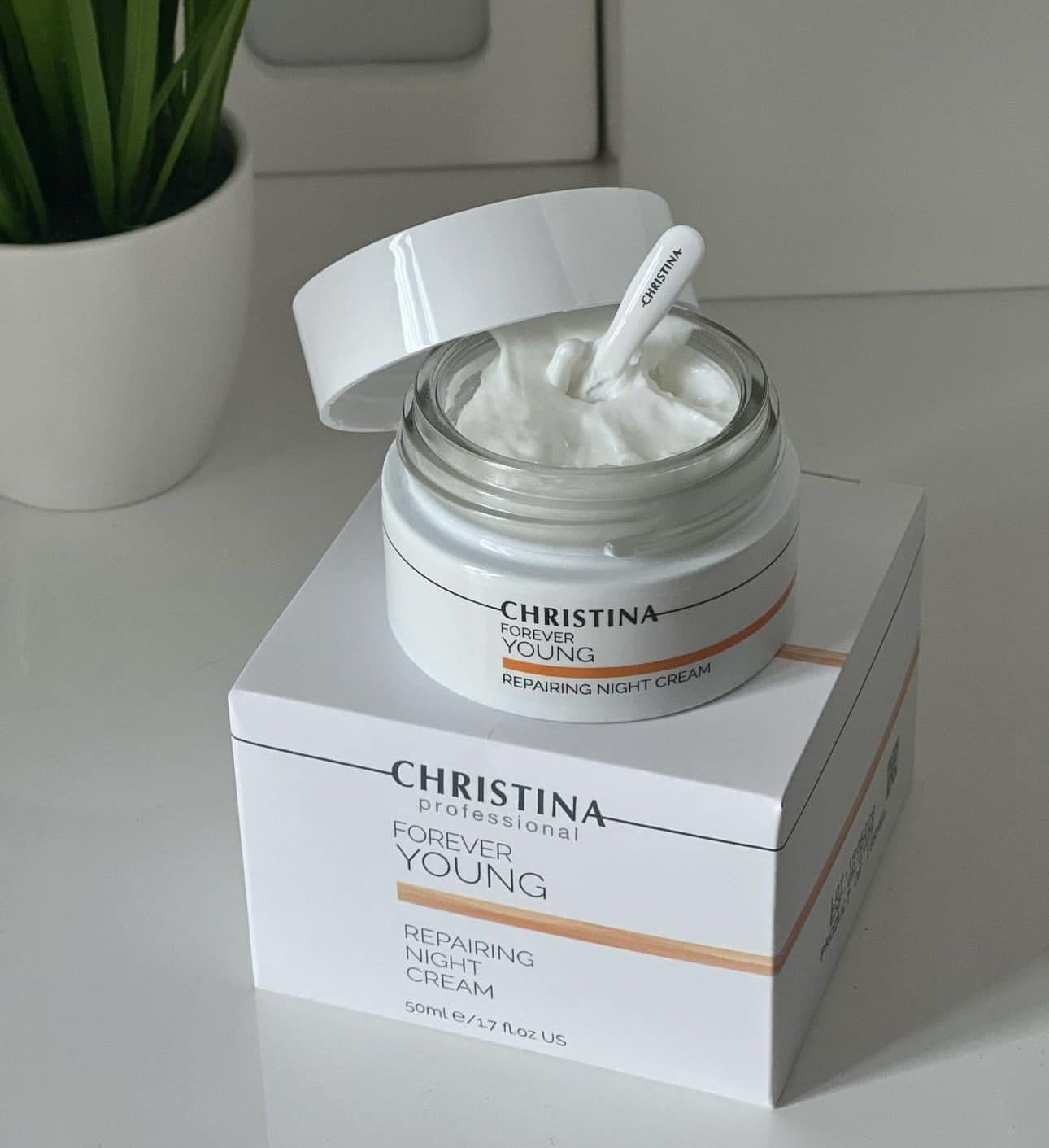 Christina Forever Young Repairing Night Cream Kem Dưỡng Tái Tạo Trẻ Hoá Da Ban Đêm 50ml