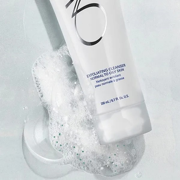 ZO SKIN HEALTH EXFOLIATING CLEANSER - Sữa rửa mặt cho da thường và da thiên dầu