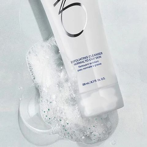 ZO SKIN HEALTH EXFOLIATING CLEANSER - Sữa rửa mặt cho da thường và da thiên dầu