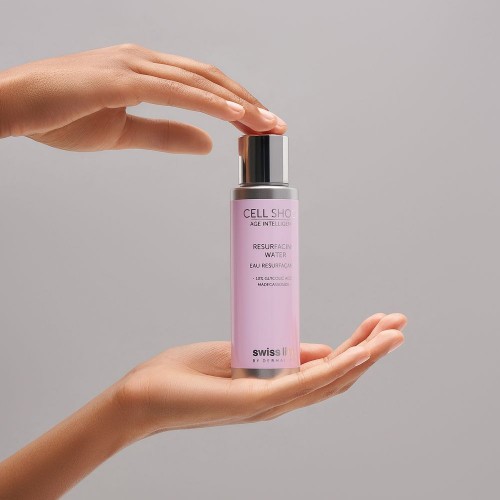 Swissline Cell Shock Age Intelligence Resurfacing Water - Nước Peel vỗ thay da 10% Glycolic acid  tái lập cấu trúc tế bào, trắng sáng & chuyển đổi bề mặt da