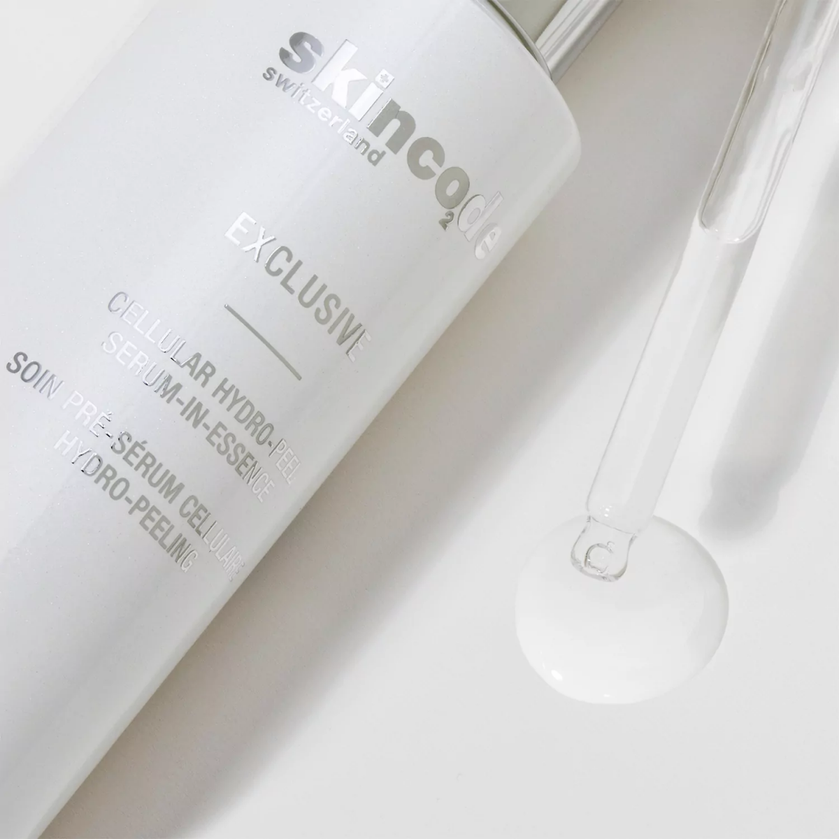 Skincode Cellular Hydro-Peel Serum-in-Essence - Tinh chất Hydro - Peel cơ chế 2 trong 1, chuyển hóa tế bào thay mới làn da.