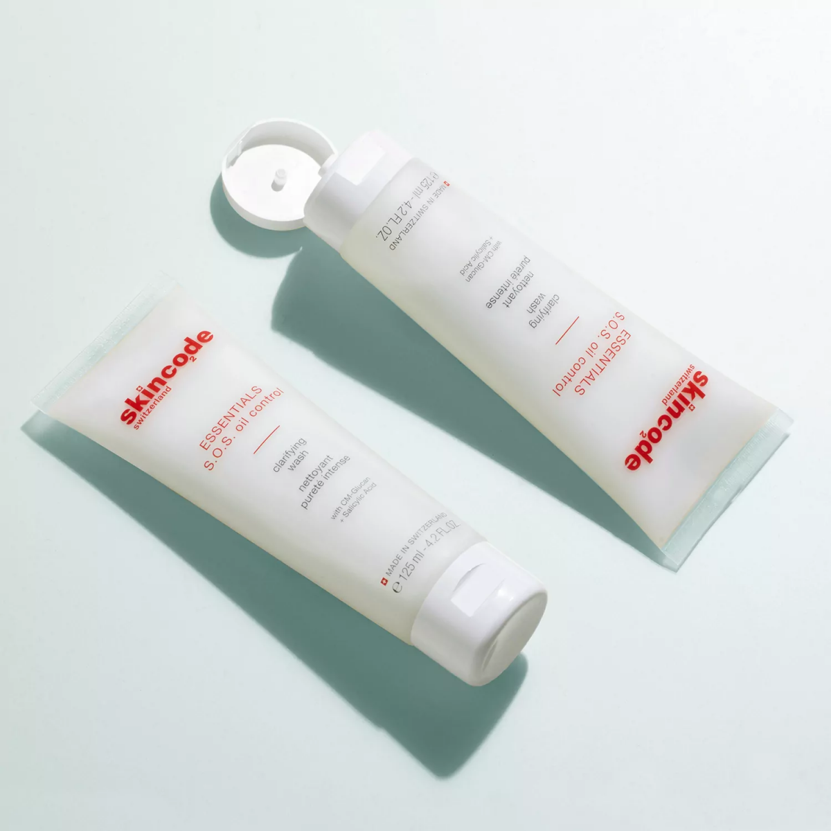 Skincode Essentials S.O.S oil control clarifying wash - Sữa rửa mặt làm sạch da cấp tốc, kiểm soát dầu & cân bằng độ ẩm