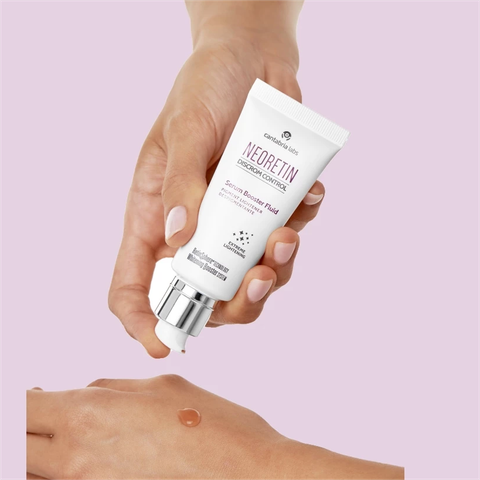 Tinh chất NeoRetin Discrom Control Serum Booster Fluid giúp tái tạo và làm sáng da 30ml
