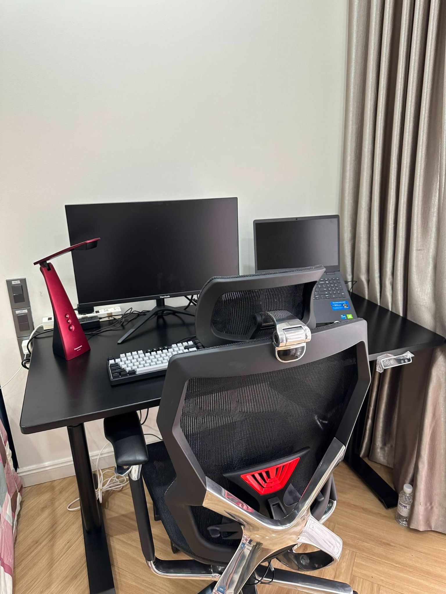  Ghế Công Thái Học Ergonomic X-Men Xeno - Màu Đen (Có kê chân) 