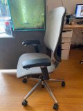 [SOLD - Hàng trưng bày thanh lý] Ghế Ergonomic Công Thái Học Ivino Xám  - Tay cầm 5D 