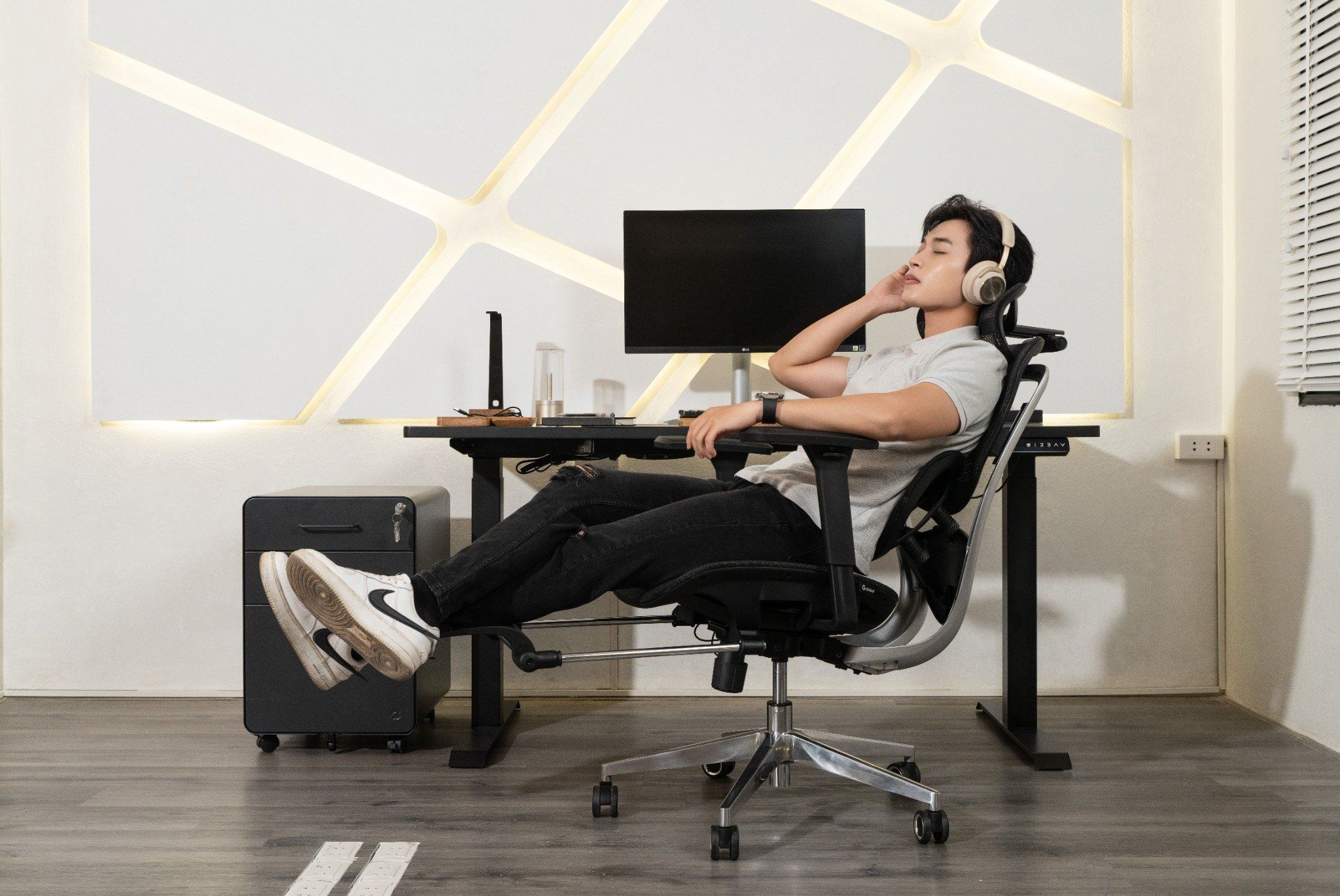  Ghế Công Thái Học Gami Crom bản Lưng Carbon (tùy chọn gắn thêm gác chân) 